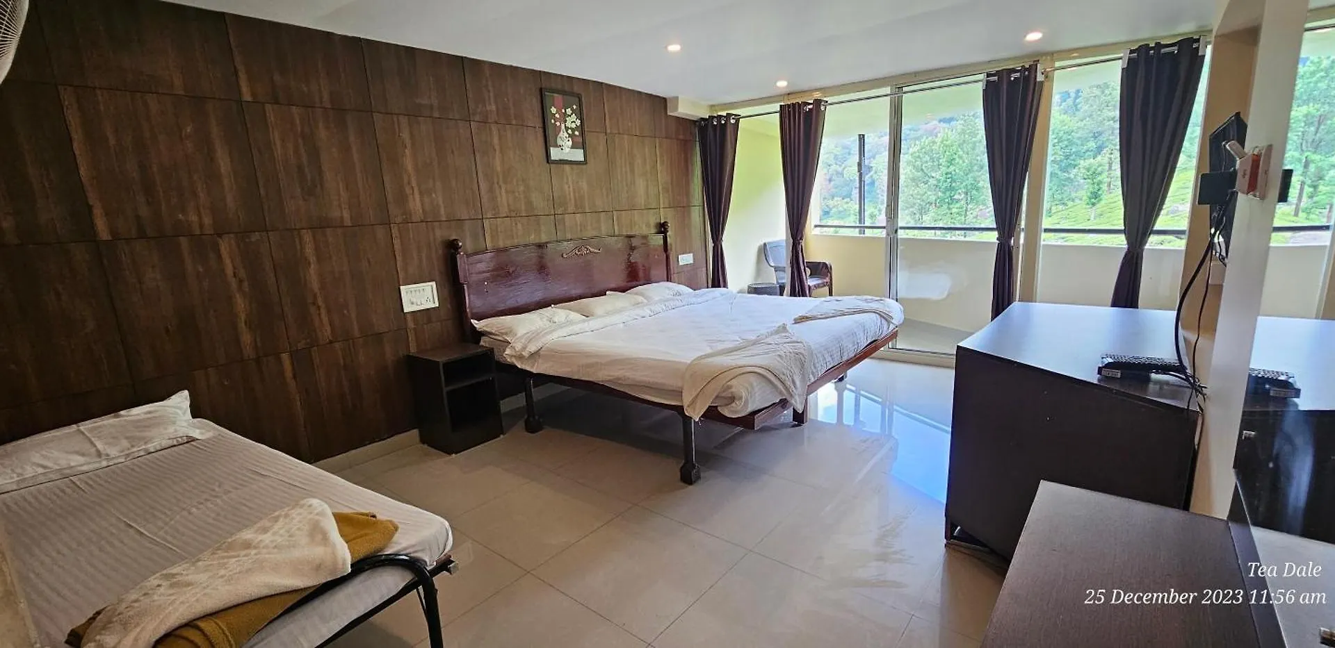Tea Dale - All Rooms With Tea Estate View Munnar Homestay